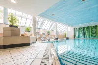 โรงแรมเบสท์เวสเทิร์นพลัส อัม ชลอสแบร์ก - ที่มีสระว่ายน้ำ