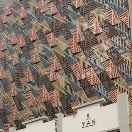 Hotel Yan Отели рядом с достопримечательностью «Торговый центр City Square»