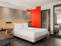 Ramada by Wyndham Laval โรงแรมในลาวาล