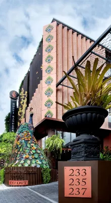 Dhevi Bangkok Hotel Các khách sạn gần Tòa tháp Bobae