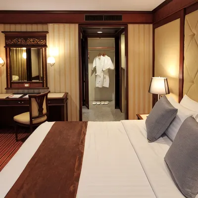 Grand Tower Inn Rama 6 Hotel in zona Stazione Metro Tao Poon