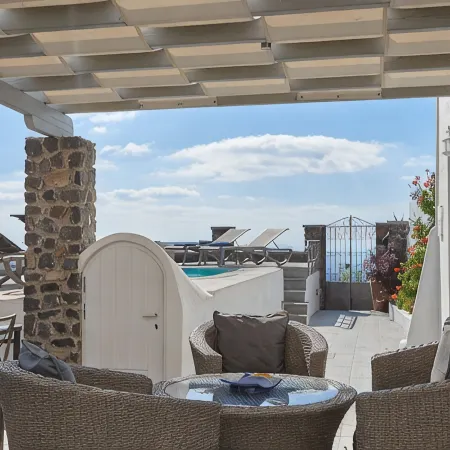 Villa Dakoronia•Stunning caldera view Private Pool