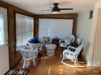 Renovated Historic POC Bayhouse! Hotels in Port O'Connor