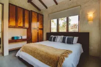 Beachfront Home + Private Pool, Playa Venao, Sleeps 10+ - 4 stelle