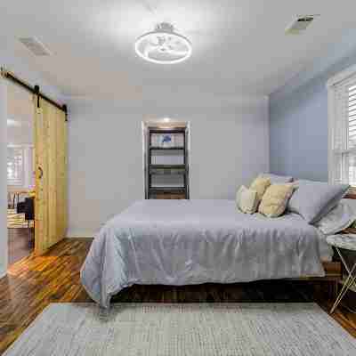 Stylish Retreat w/ Fire Pit & Porch Rooms