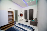 A Modern, Smart Condo Within the Heart of the City - Хоумстей