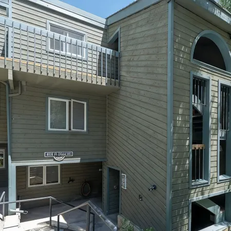 Riverside Dream! Quiet Spot w Deck, 5 Min Walk to Gondola & Main St, Condo