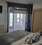 New J&J Hostel - Homestays