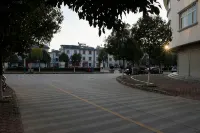 Chengjiang Ruiqi Inn - غرفة مطلة على الجبل