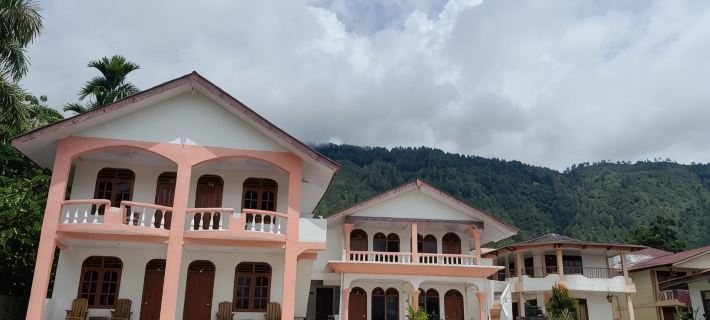 Hotel Barbara Hotels in Samosir Regency
