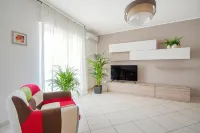 Mistral Suite Apartment - free private car park - Condos