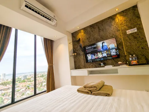 S&D 2103 studio for 3 pax w/ netflix, pool, gym @Pollux