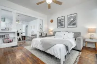 Spacious Duplex for 14 in Downtown - Bungalows