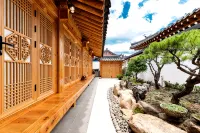 Gyeongju Nuribom Hanok Stay - 2-Star