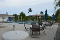 Renovated 2bed 2bath condo 2min to Fort Myers & Sanibel Beaches with WiFi, AC - Swimmingpools