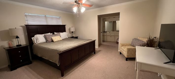 Serengeti a hardy 3 bedroom house, doggie door, TV in BDRMS Hotels in Tyler