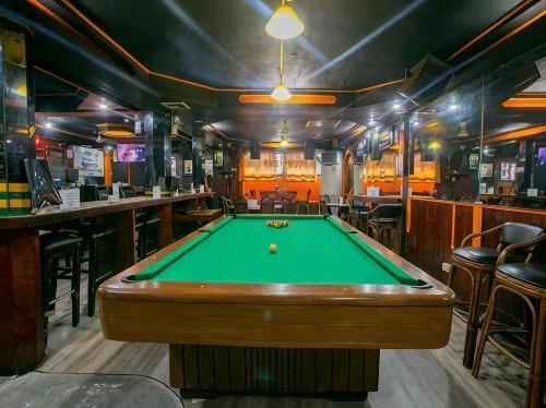 Slouch Hat Hotel and Restaurant