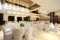 Hot Springs ZhuoRun International Hotel - parking