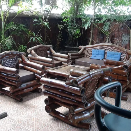 MB's Garden Inn