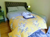 Relaxing couples getaway with hot tub Congleton otelleri