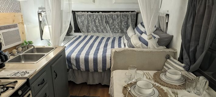 Vintage Vibes: Quaint Camper Escape Hotels in Morgan County