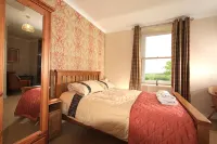 Cuffern Manor - Villas