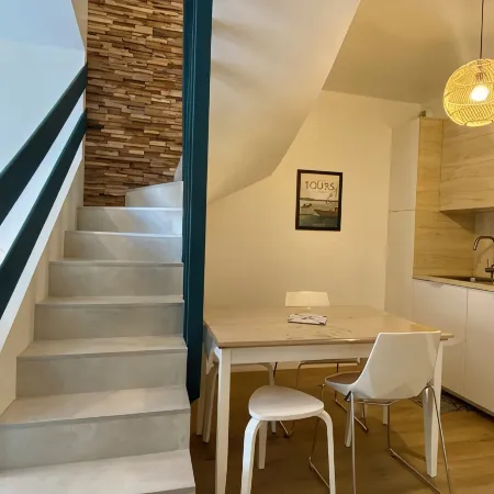 La "P'tite Maison" near the banks of the Loire River