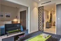 M Suite Hotel - Bãi đậu xe