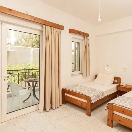 Niriis Hotel