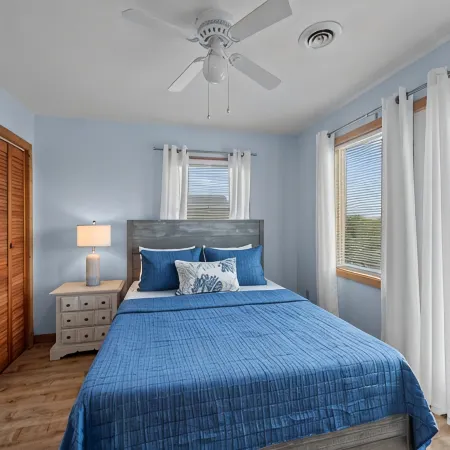 Renovated, Pet-Friendly,  with HOT TUB - Highly Walkable Location