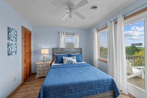 Renovated, Pet-Friendly,  with HOT TUB - Highly Walkable Location