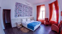 Skver Vyisotskogo Hotel