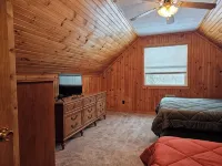 3-bedroom house on Trout Lake.  Centrally located near all the UP has to offer! - Homestays
