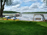 Log Home on Circle Lake - Now with Pickleball Court!