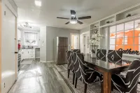 Modern ~ 3 Bedroom House ~ Sleeps 8 ~ 11 mins to Hartford - 무료 와이파이