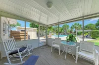 PARADISE RETREAT A 3/2 PET FRIENDLY POOL HOUSE - Private Pool