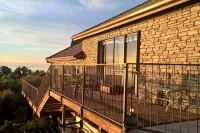 Beau Vista Pohora - views to die for! Hotels in 