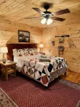 Deer Hollow-tranquil cabin in the woods, minutes from the Toccoa River. Hot Tub! - Tiny Houses
