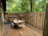 Beautiful Log Cabin. Sleeps 2-8. Reds Landing Boat Ramp .5 mi Away. A+ Fishing. - Chalets