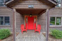 Cabin 114, Luxury 6 bedroom, 3 bath cabin minutes from Downtown Lexington!