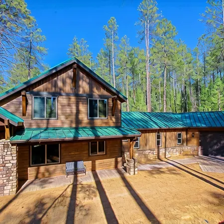 Luxury Cabin in a woods! Private location 7000 ft elevation, 4 seasons!