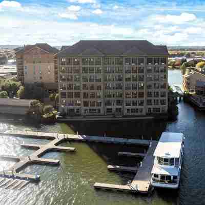 Breathtaking Sunrise Views Over Lake LBJ - Luxury 3BR Waterfront Condo Hotel Exterior