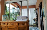 Two Single Rooms Converted into a Family Suite 5 Minutes from the Town Center - Vila