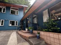 Humboldt Haven: Gorgeous Home for 13 w Gardens, Firepits, Forest & Bay Views