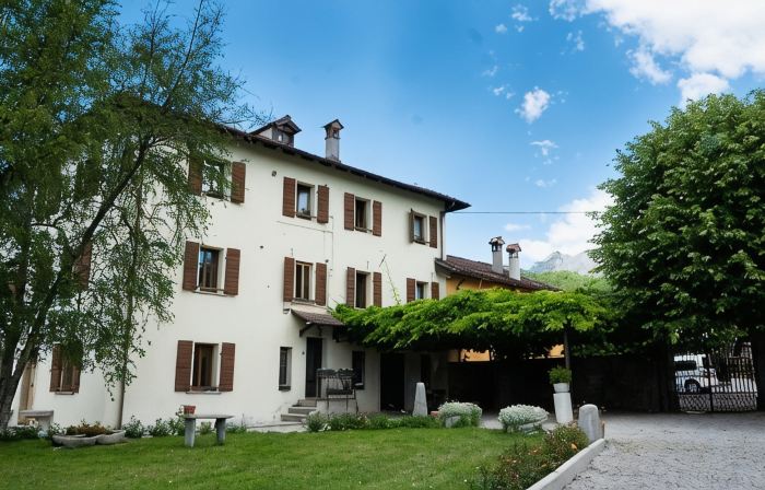 Villa Perale- Apartment in villa with park on the slopes of the Dolomites