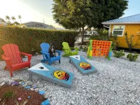 50’ of Dock for your boats. Hot tub, Boatlift, walk 2 restaurants Xtra parking. Hotels in Matlacha