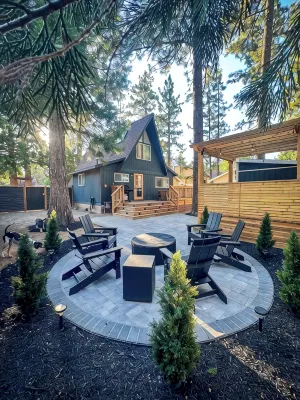 Cozy A-Frame in charming Big Bear with Hot Tub - 4 stjerner