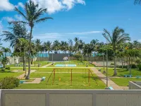 Ocean-Front, Family-Friendly Condo in Playa Azul, Luquillo. Sleeps up to 8! Hotels in Luquillo