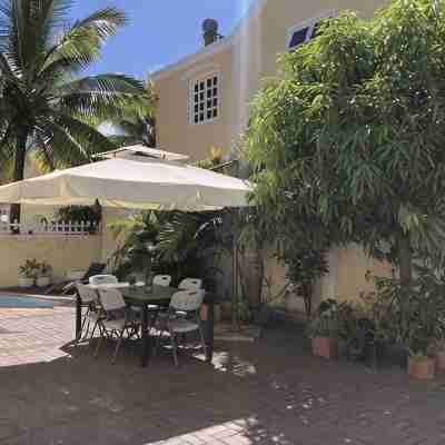Coco Villa : a 10-minute ‘flip-flop’ ride from Pereybere beach Hotel Exterior