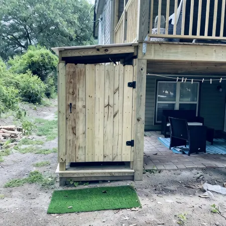 Unit B, Spirit of Folly, Pet Friendly, 2 short blocks - 100 yards - to the beach